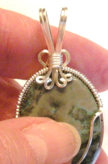 Judy Larson's Art Deco Wire Wrapped Pendant - , Classic Wire Jewelry, Wire Wrapping, Wrapping, Wire Wrapping Jewelry, Press the loops flat against the cabochon